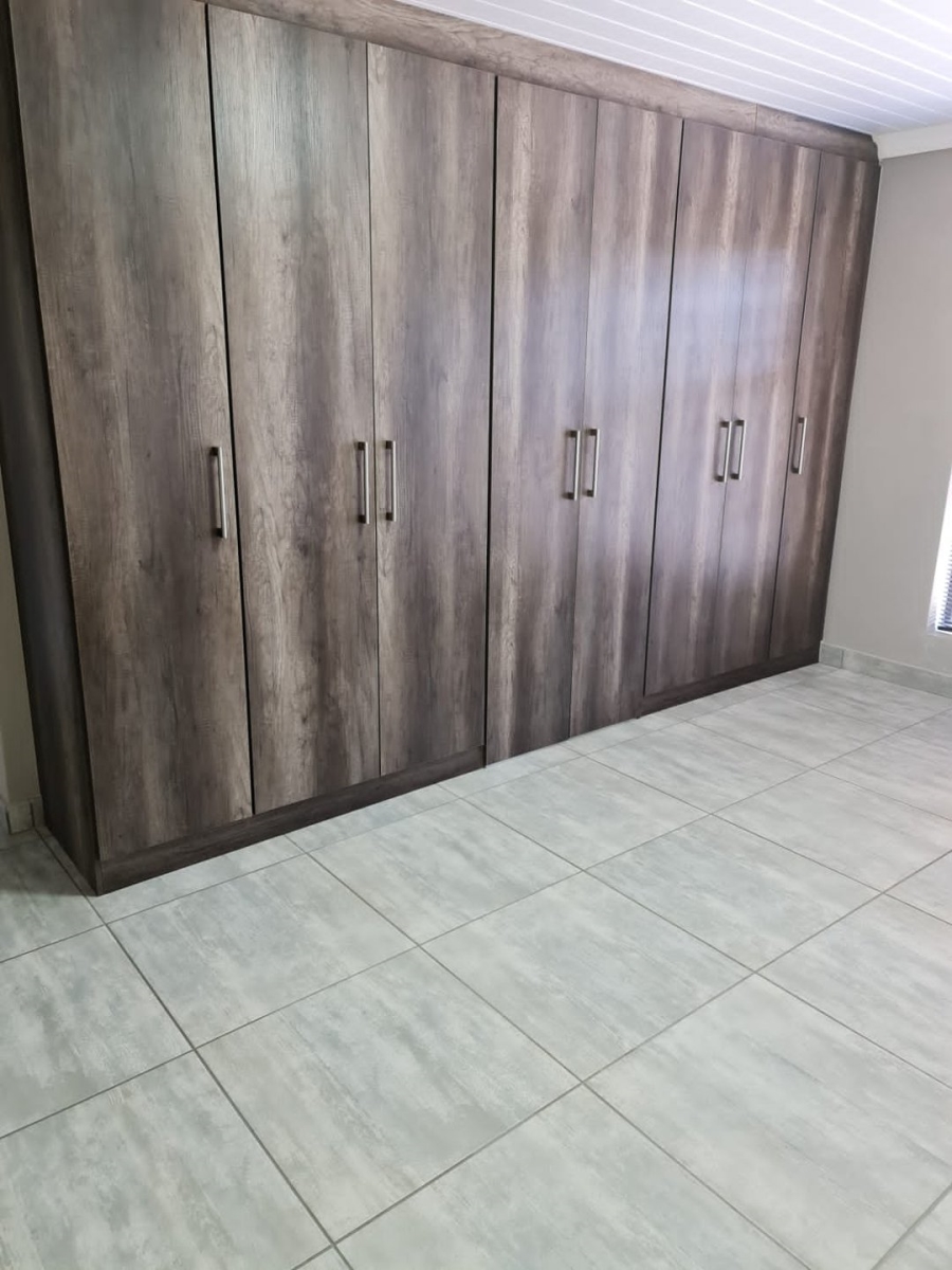 To Let 2 Bedroom Property for Rent in Albertinia Western Cape